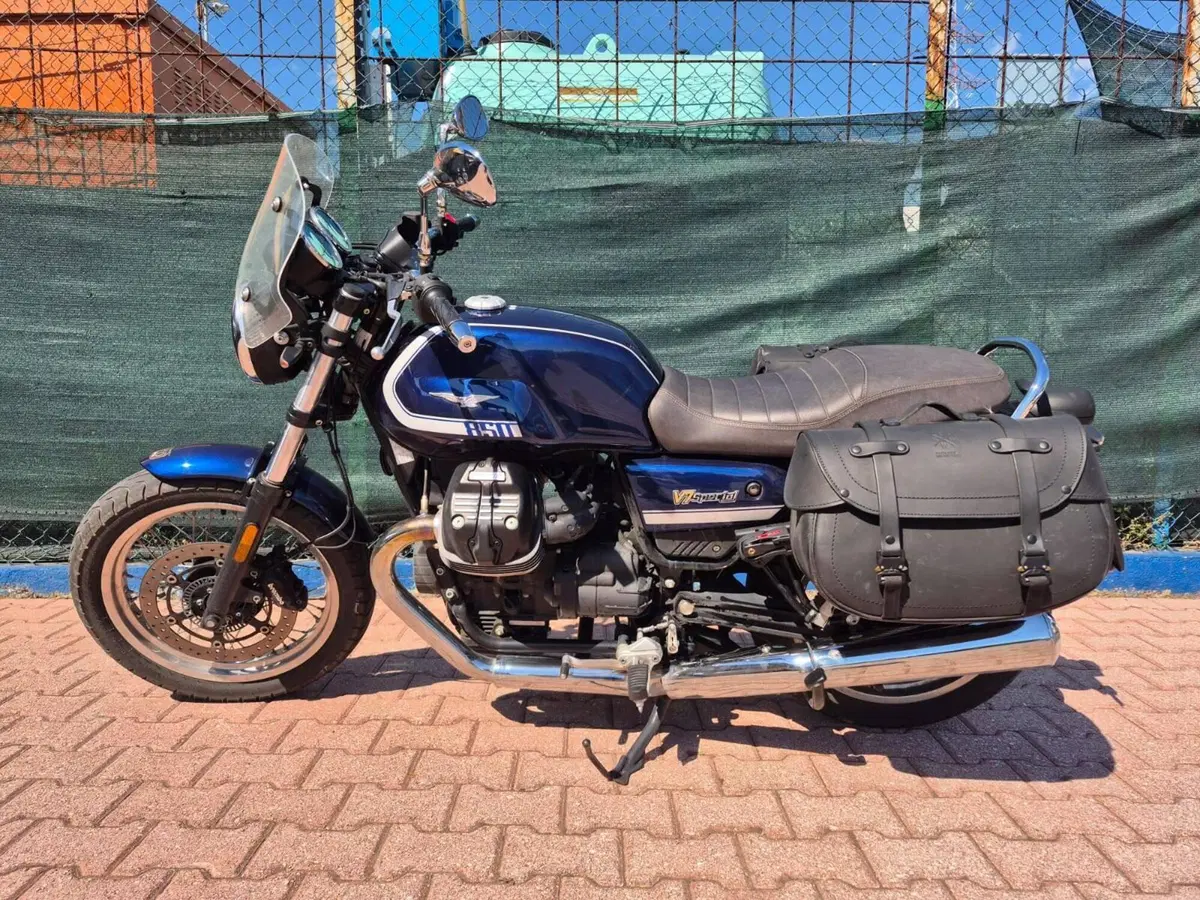 Moto Guzzi V7 Special (2021 - 24)