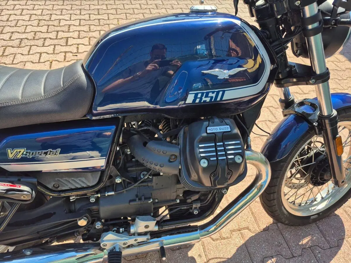 Moto Guzzi V7 Special (2021 - 24) (7)