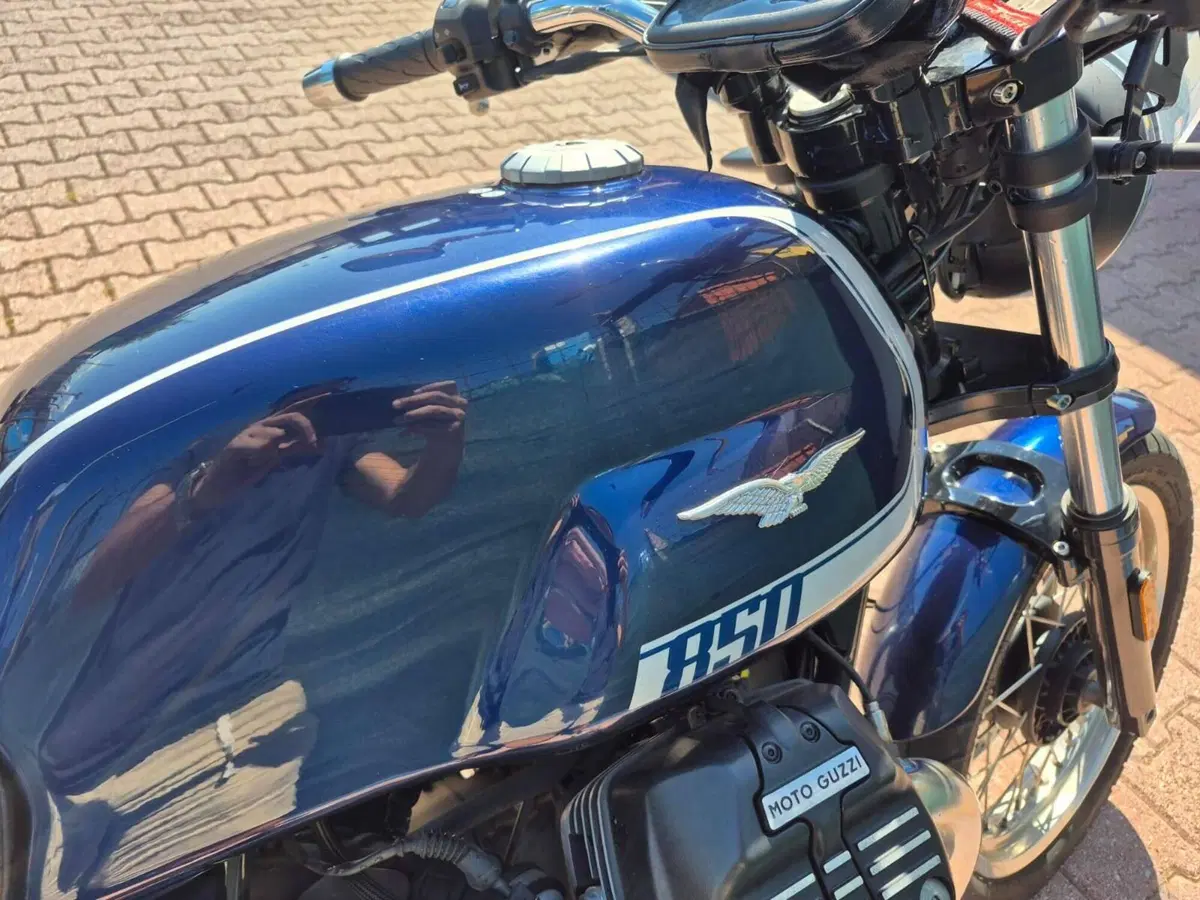 Moto Guzzi V7 Special (2021 - 24) (8)
