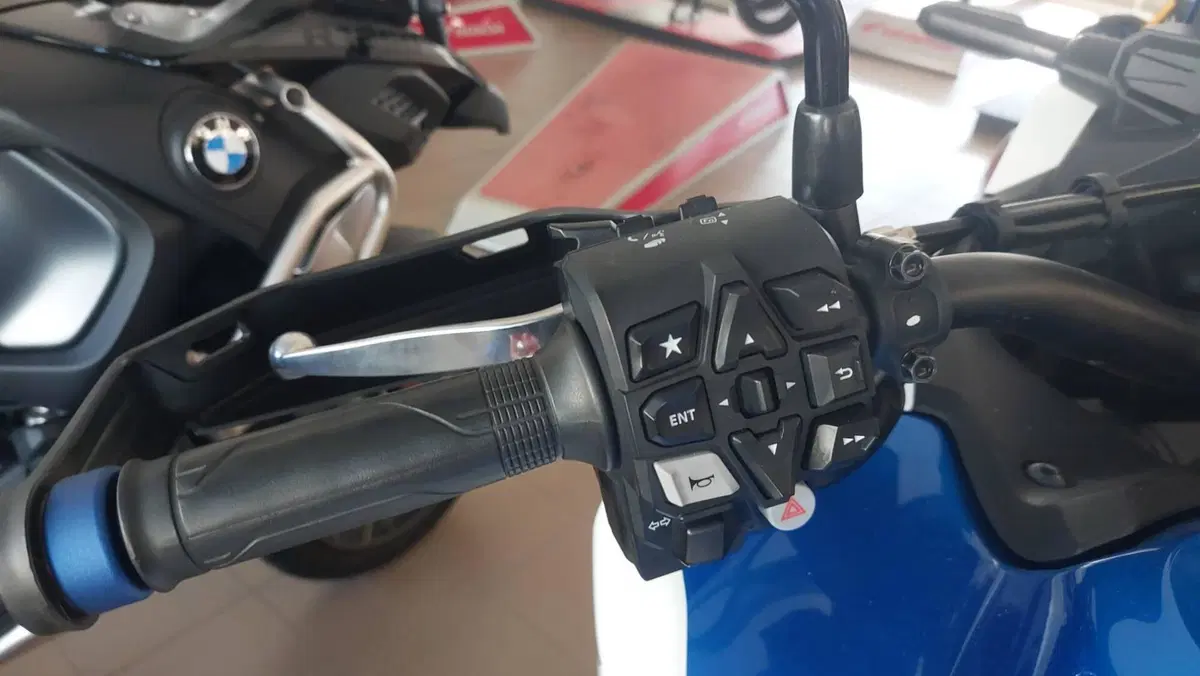 Honda Africa Twin CRF 1100L Urban (2022 - 23) (6)