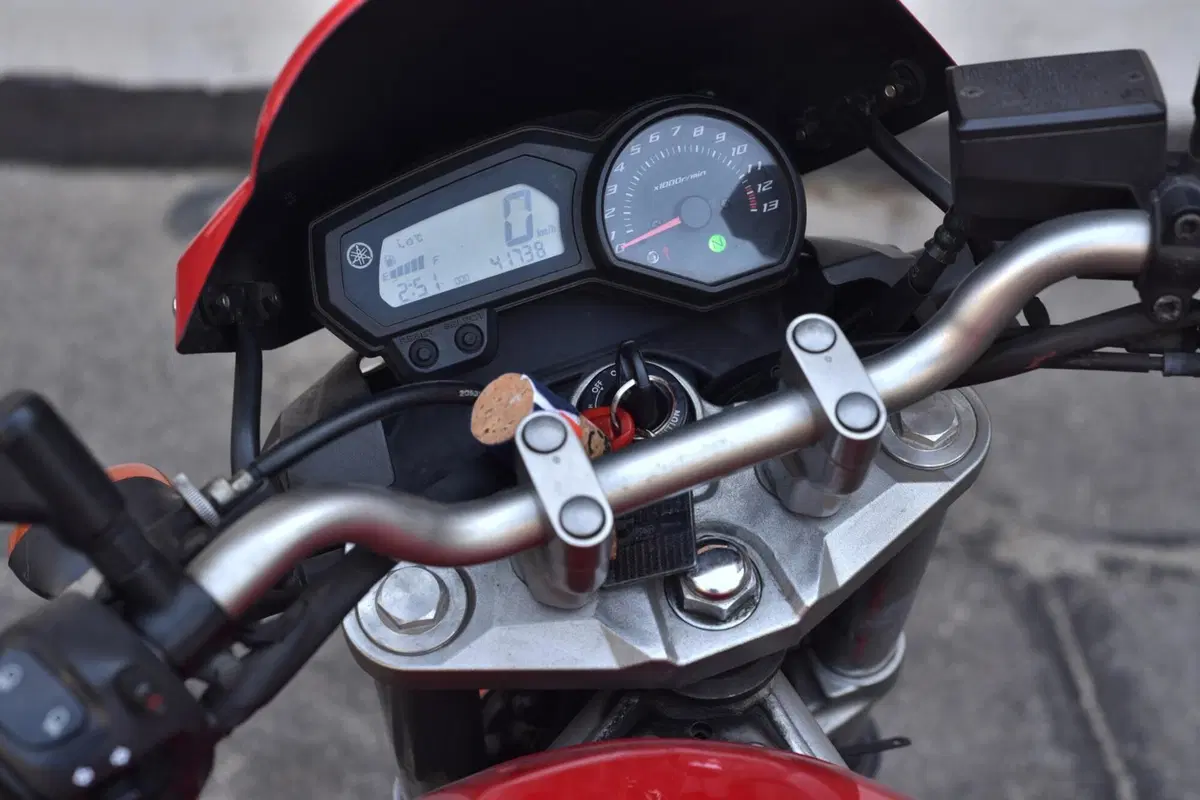 Yamaha XJ6 (2008 - 15) (5)