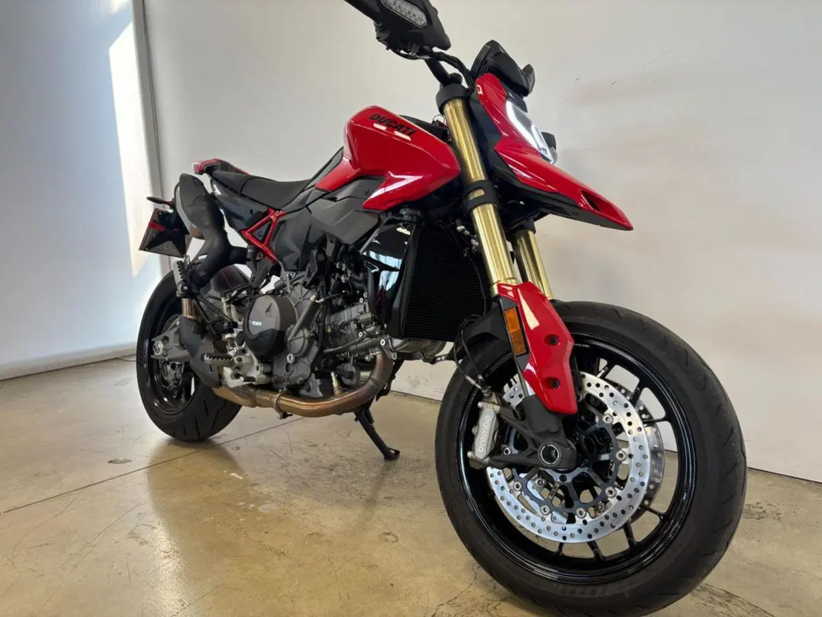 Ducati Hypermotard V2 (2026) (3)