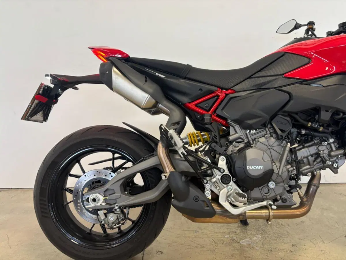 Ducati Hypermotard V2 (2026) (5)