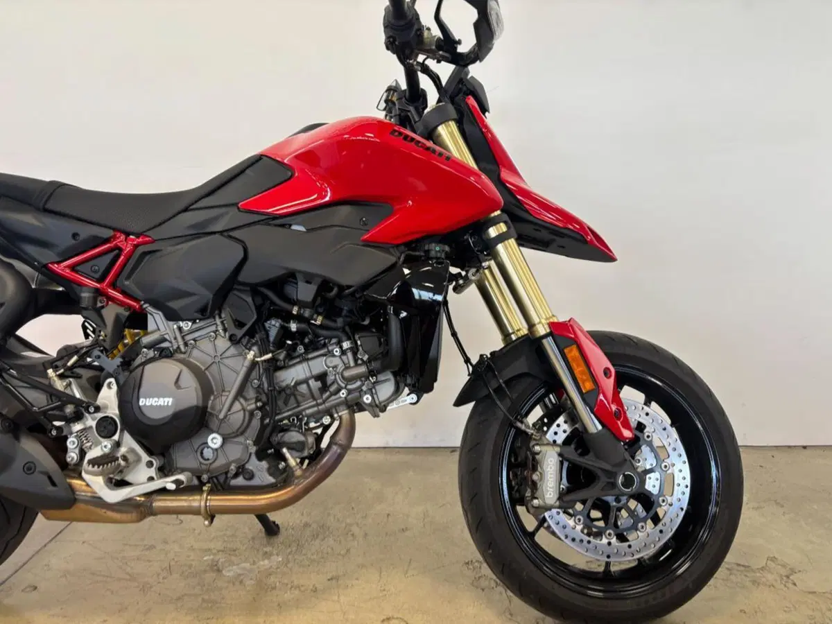 Ducati Hypermotard V2 (2026) (4)