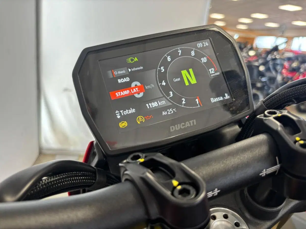 Ducati Hypermotard V2 (2026) (13)