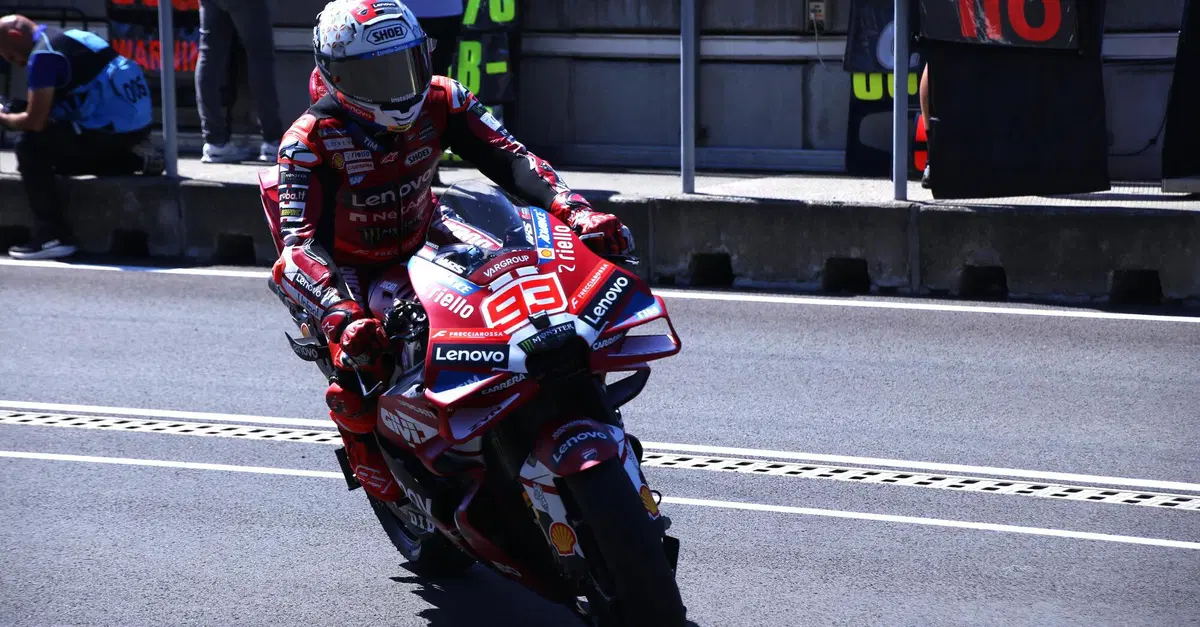MotoGP 2026. GP della Repubblica Ceca a Brno. FP1: sembra il 2025? Marc M&aacute;rquez primo nel primo turno, poi Fabio Quartararo e Raul Fernandez [CLASSIFICA]