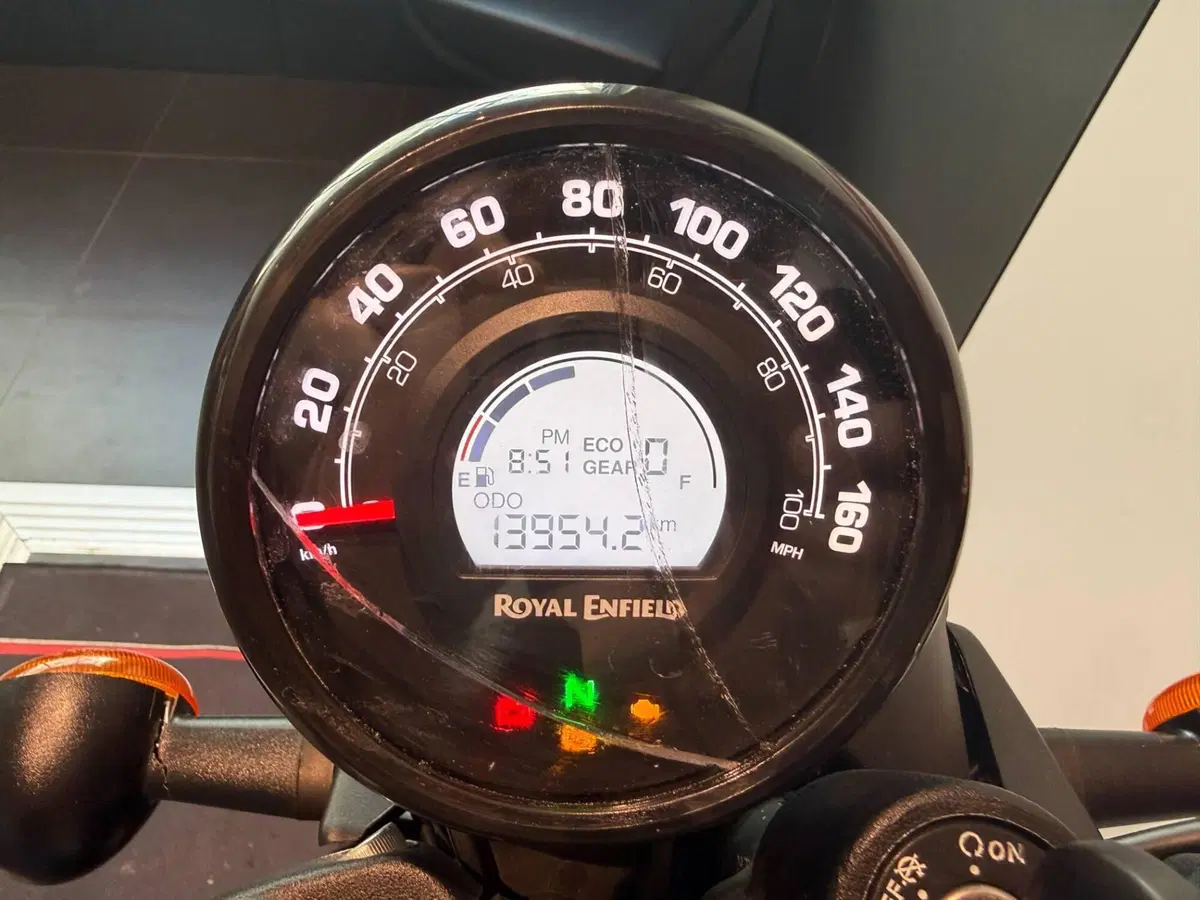 Royal Enfield HNTR 350 (2022 - 26) (16)