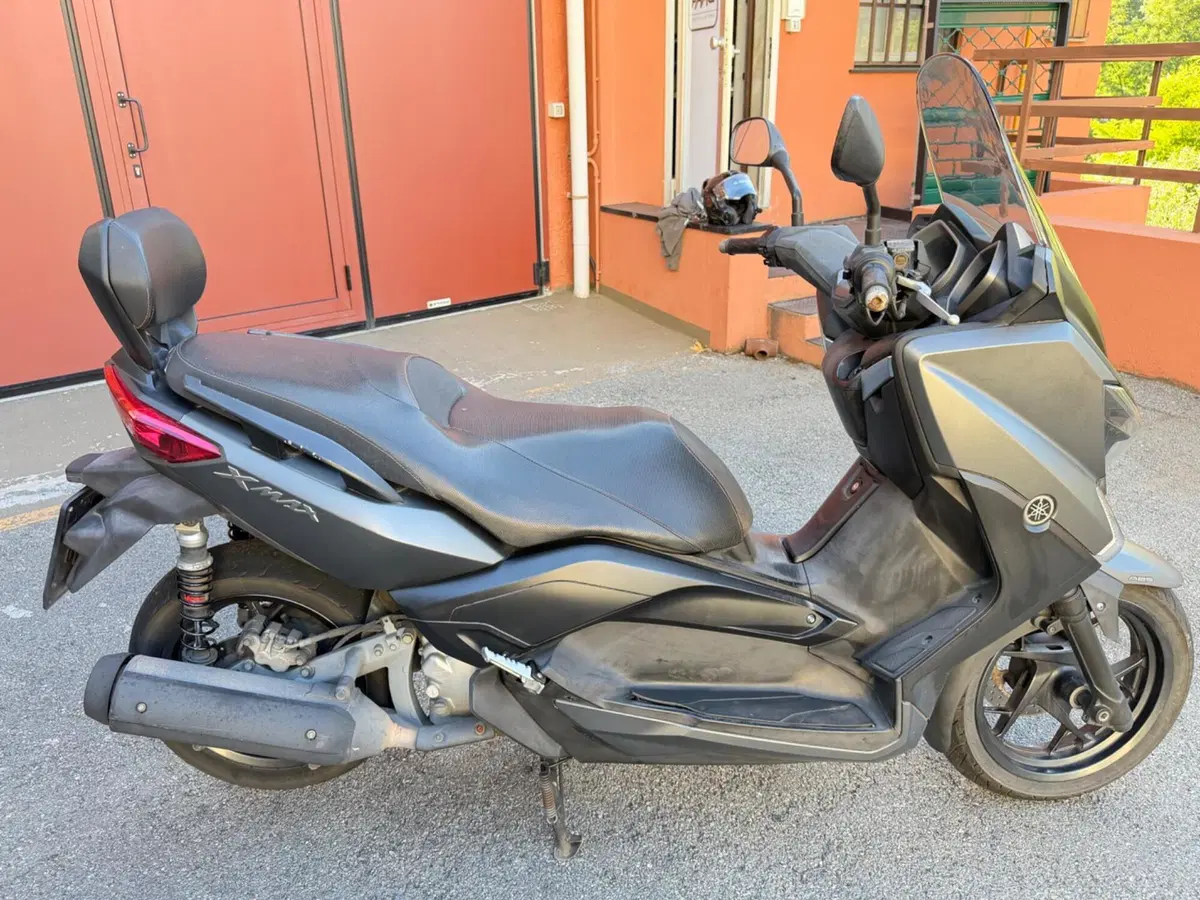 Yamaha X-Max 250 Iron Max ABS (2016) (4)