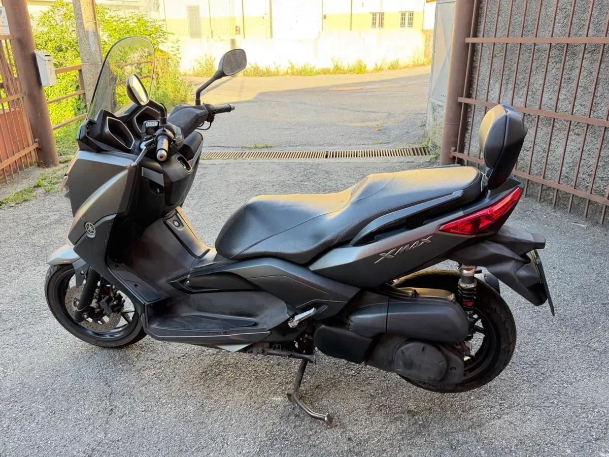 Yamaha X-Max 250 Iron Max ABS (2016) (6)