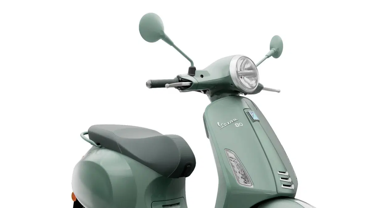 Vespa Primavera 125 80th (2026) (4)