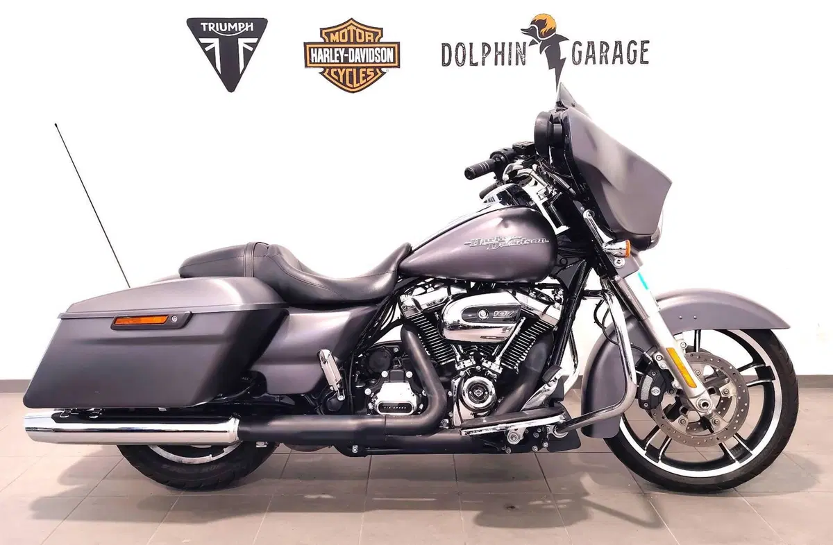 Harley-Davidson 107 Street Glide Special (2017 - 19) - FLHXS (2)