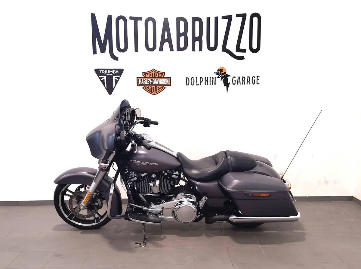 Harley-Davidson 107 Street Glide Special (2017 - 19) - FLHXS (7)