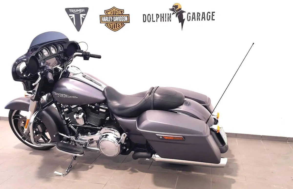 Harley-Davidson 107 Street Glide Special (2017 - 19) - FLHXS (10)