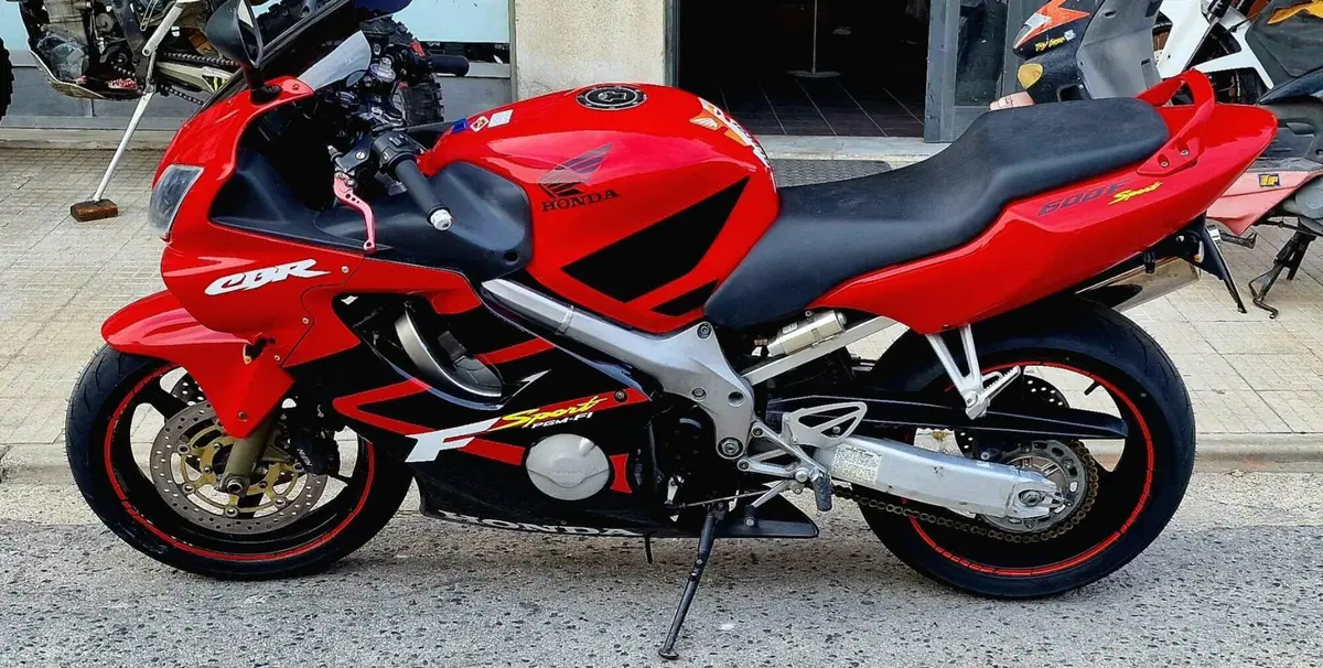 Honda CBR 600 F (2001 - 06) (3)