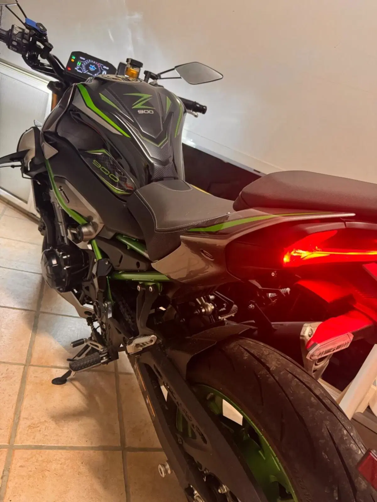 Kawasaki Z 900 SE (2025 - 26) (5)