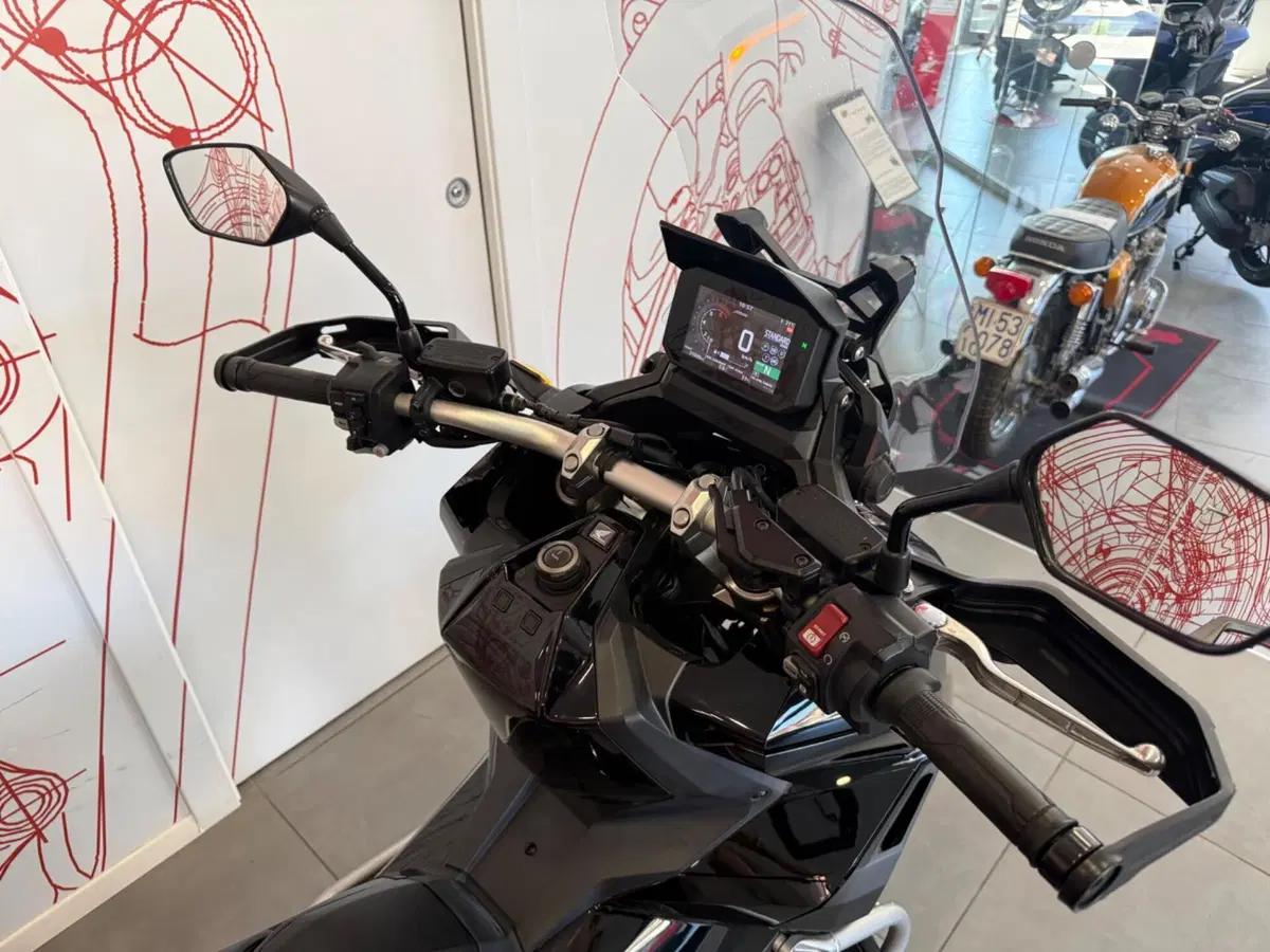 Honda X-ADV 750 DCT Adventure (2021 - 24) (8)