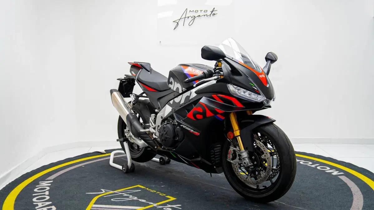 Aprilia RSV4 1100 Factory (2021 - 24) (2)