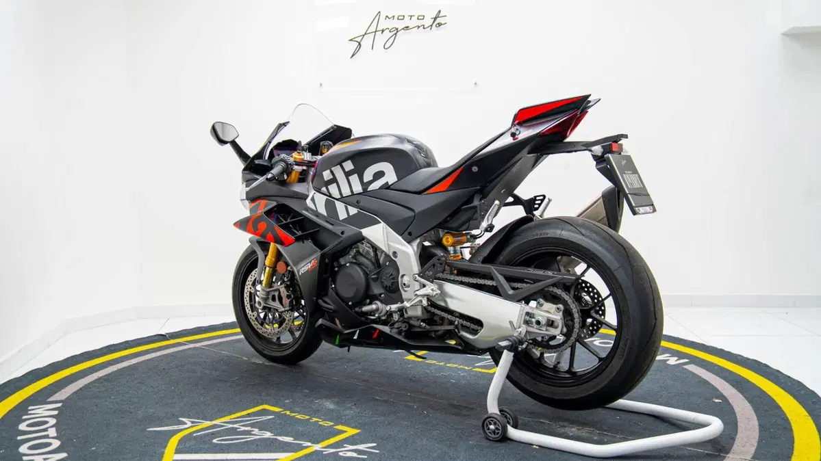 Aprilia RSV4 1100 Factory (2021 - 24) (6)