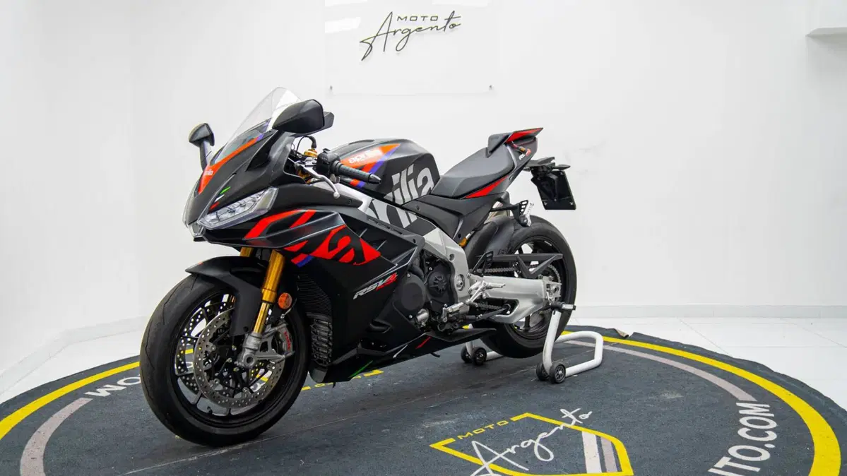 Aprilia RSV4 1100 Factory (2021 - 24) (8)