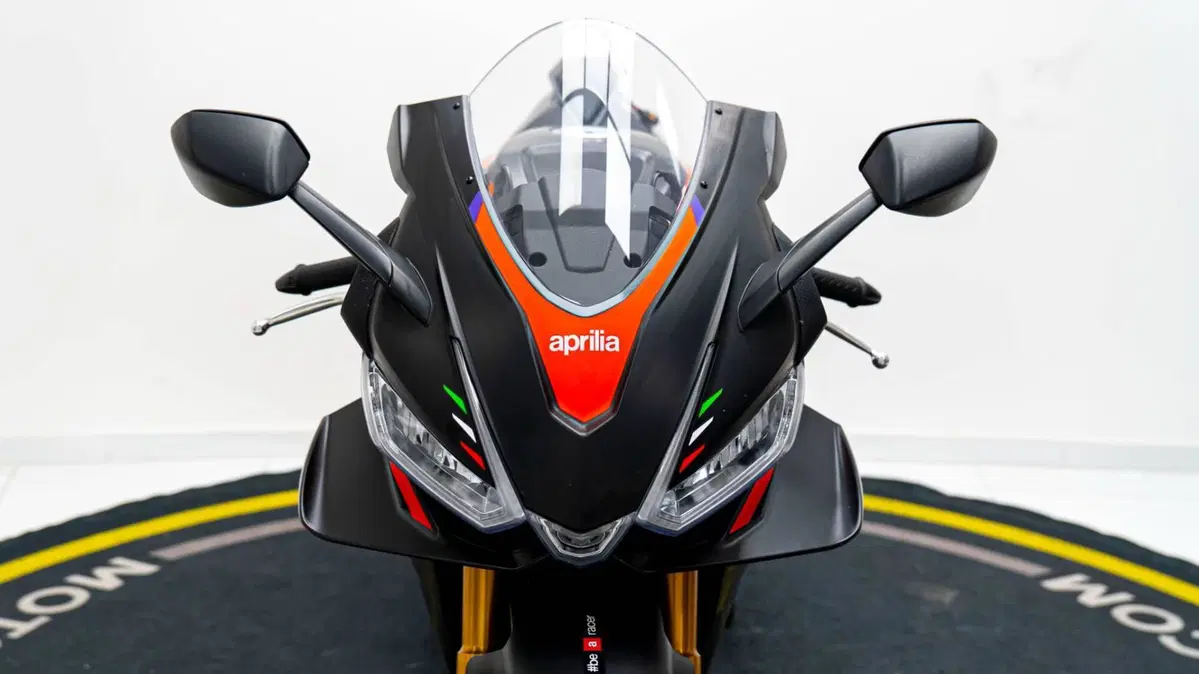 Aprilia RSV4 1100 Factory (2021 - 24) (10)