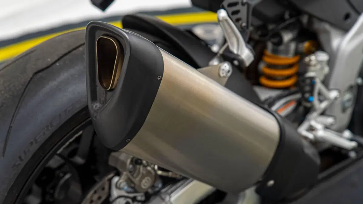 Aprilia RSV4 1100 Factory (2021 - 24) (15)