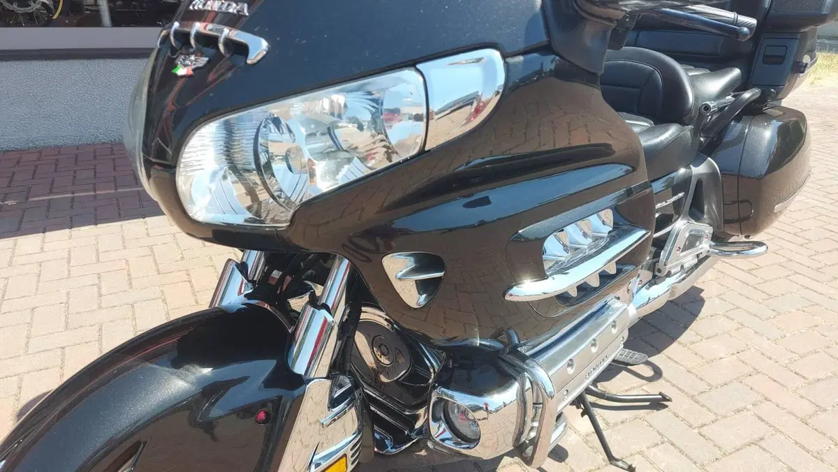 Honda GL 1800 Gold Wing (2007 - 11) (3)