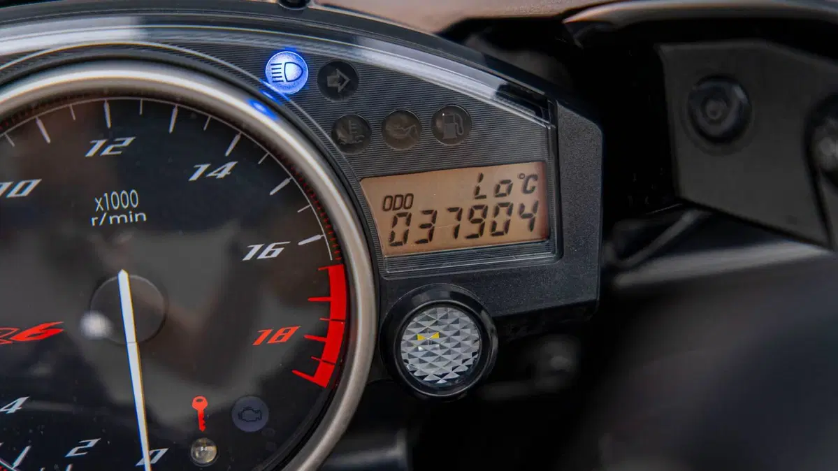 Yamaha YZF R6 (2008 - 09) (17)