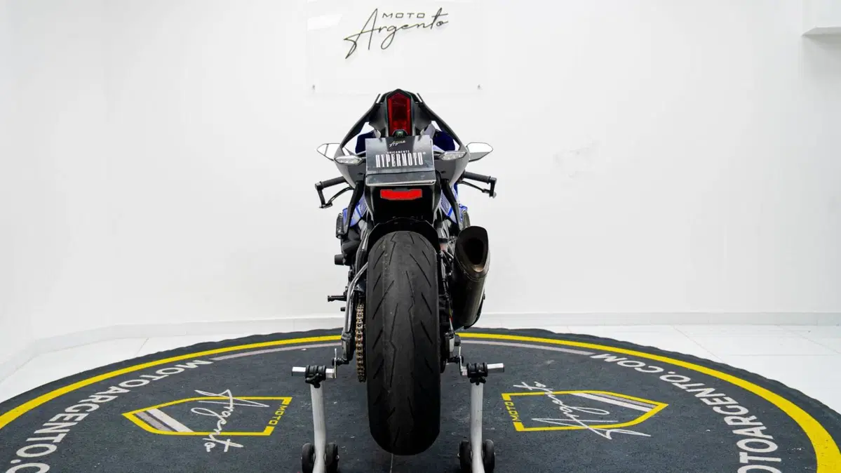 Yamaha YZF R1 (2020 - 25) (5)