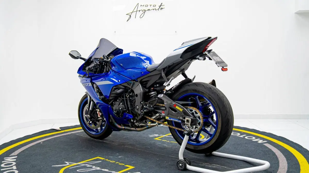Yamaha YZF R1 (2020 - 25) (6)