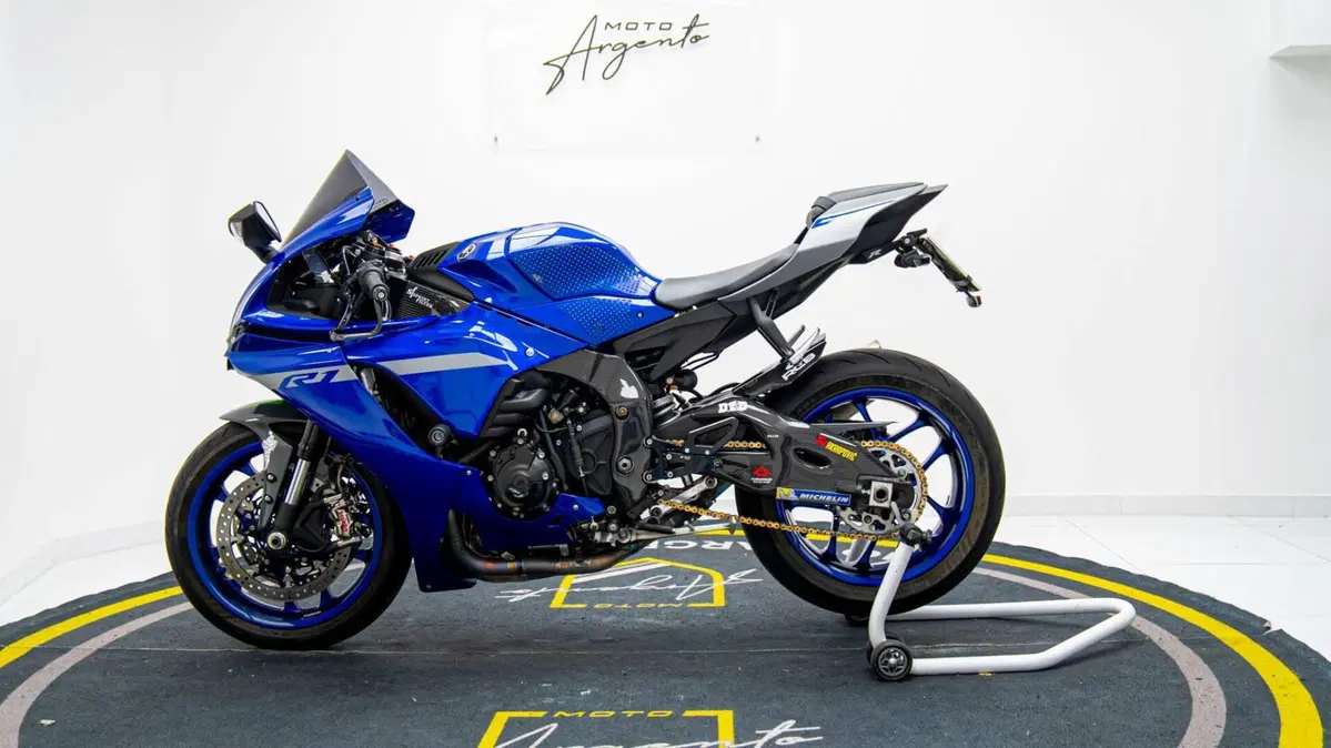 Yamaha YZF R1 (2020 - 25) (7)