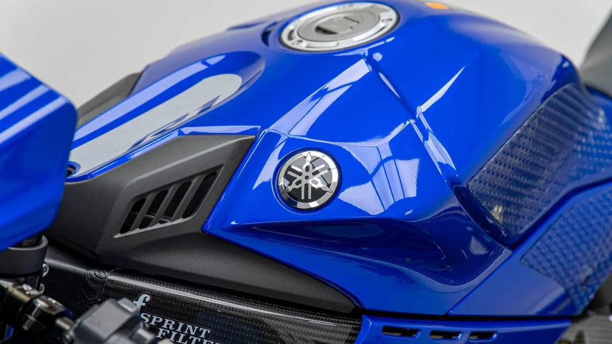 Yamaha YZF R1 (2020 - 25) (12)