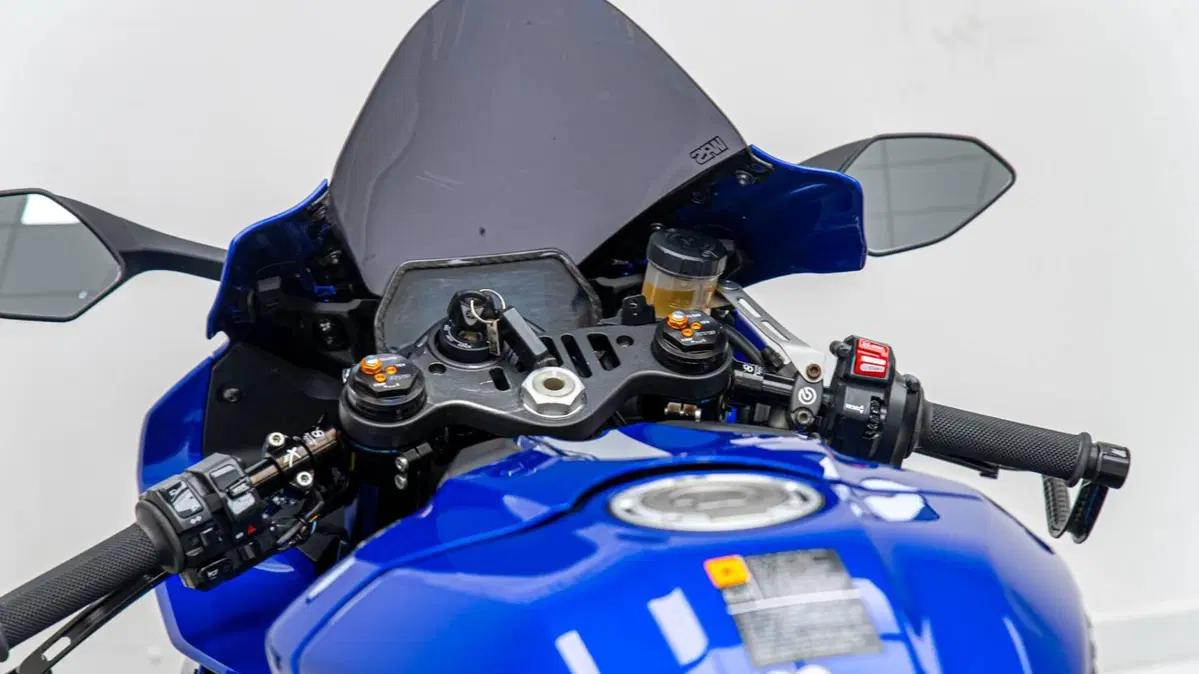 Yamaha YZF R1 (2020 - 25) (19)