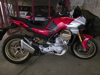 Moto Guzzi V100 Mandello S (2025 - 26) usata