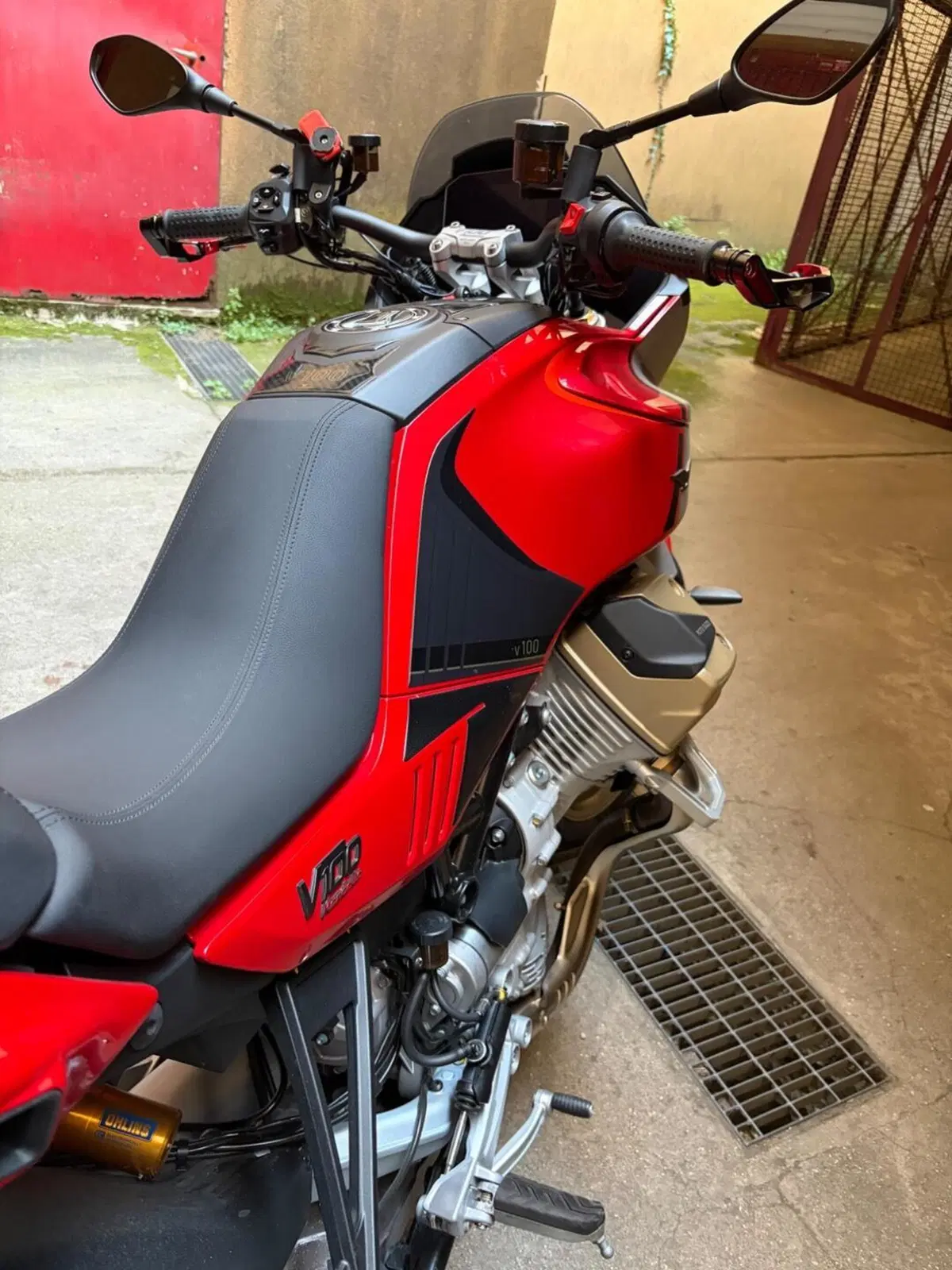 Moto Guzzi V100 Mandello S (2025 - 26) (6)