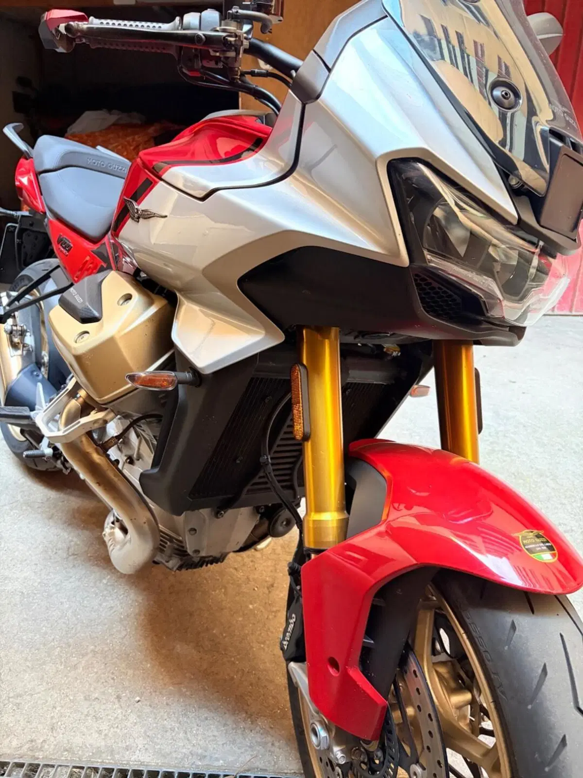 Moto Guzzi V100 Mandello S (2025 - 26) (7)
