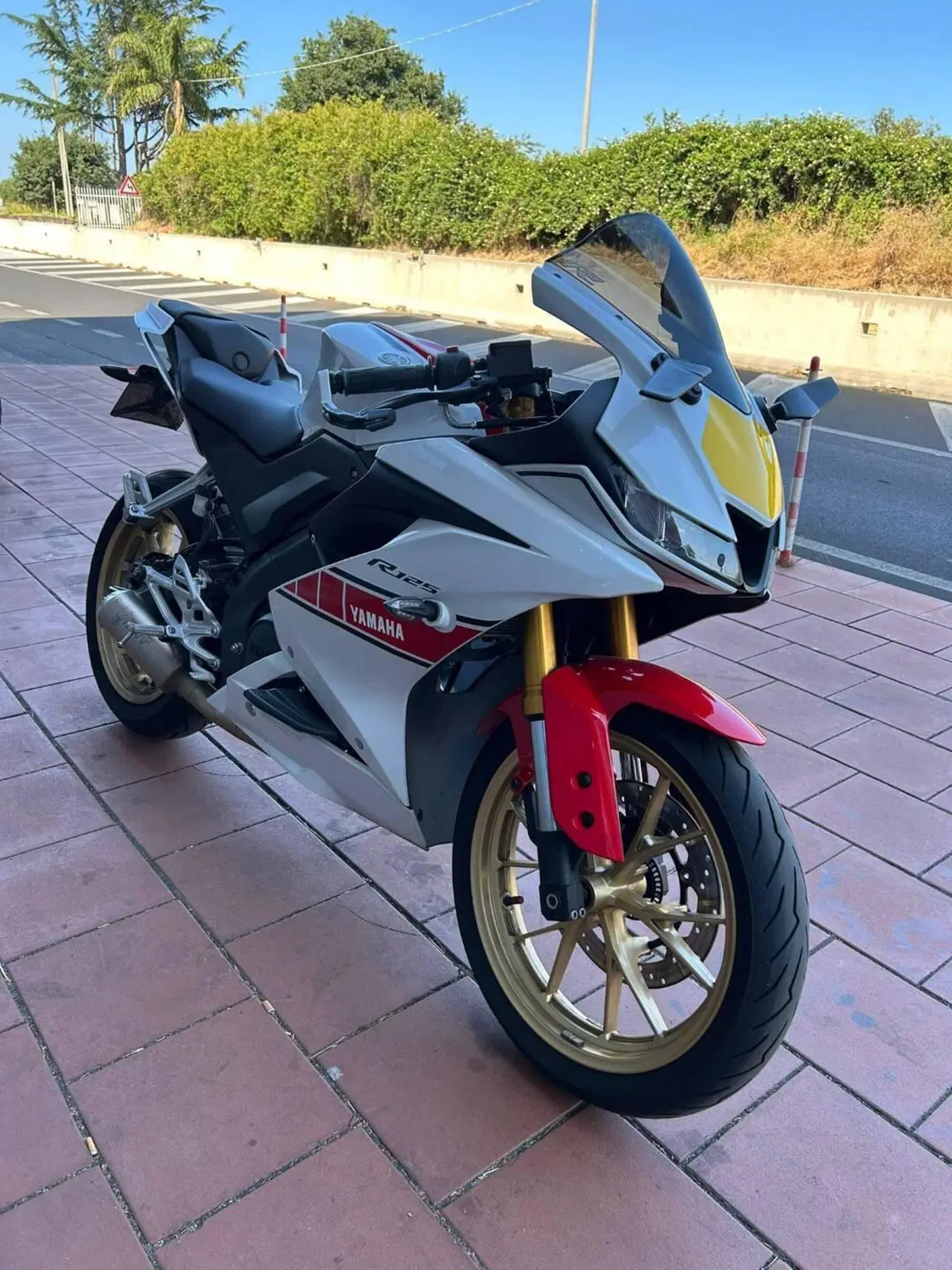 Yamaha YZ 125 50° Anniversario (2024) (4)