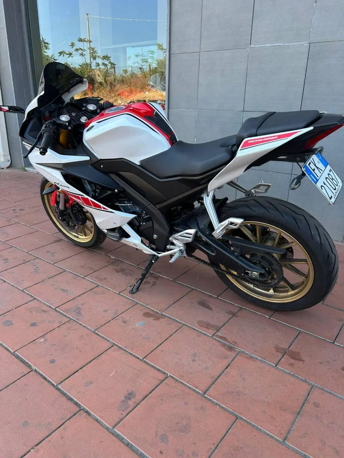 Yamaha YZ 125 50° Anniversario (2024) (9)