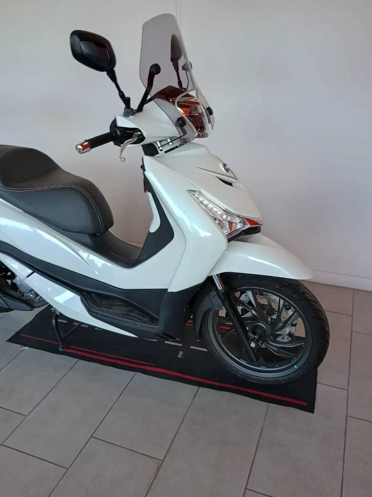 Sym HD 300 (2021 - 25) (8)