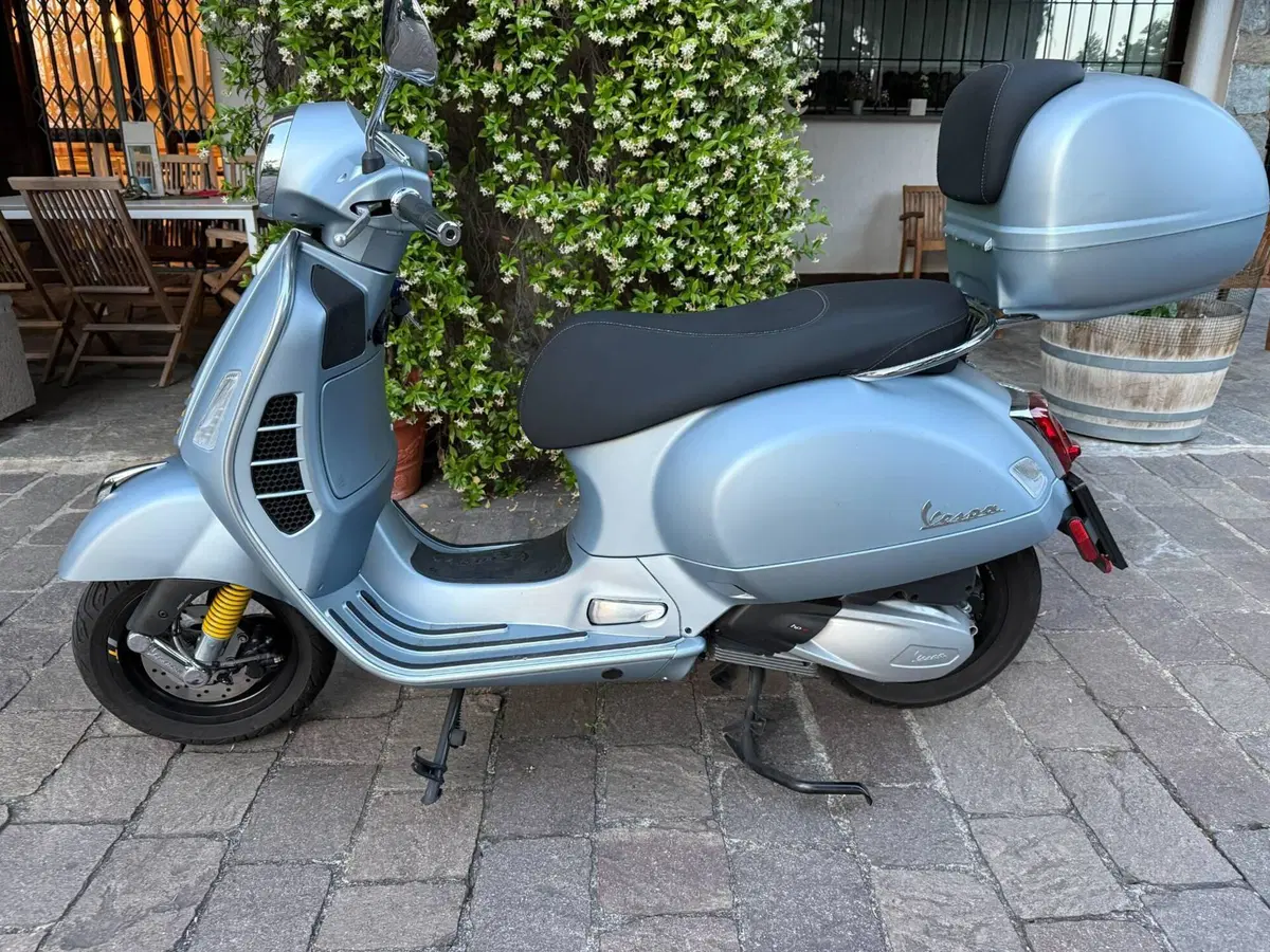 Vespa GTS 300 Hpe Super Tech (2019)