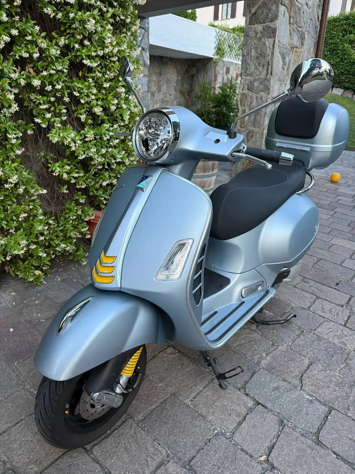 Vespa GTS 300 Hpe Super Tech (2019) (2)