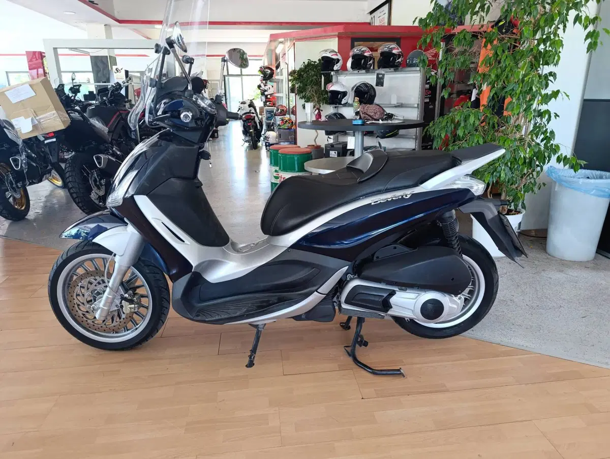 Piaggio Beverly 300 i.e. (2010 - 16)