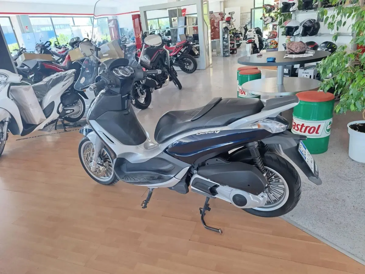 Piaggio Beverly 300 i.e. (2010 - 16) (3)