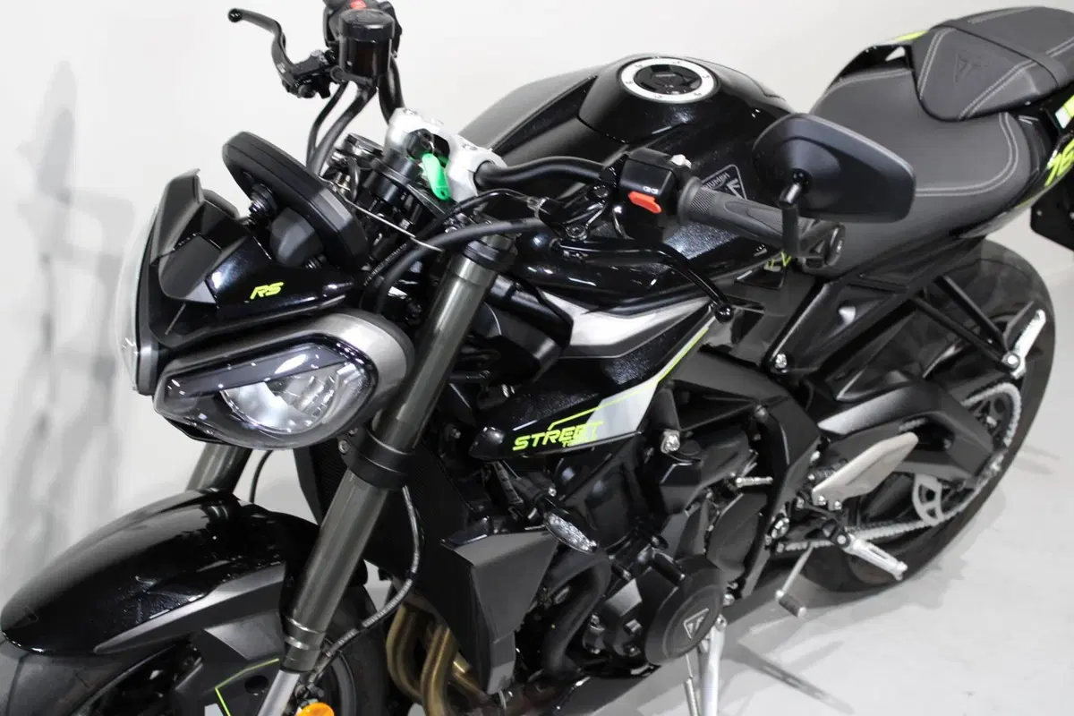 Triumph Street Triple 765 RS (2023 - 26) (9)