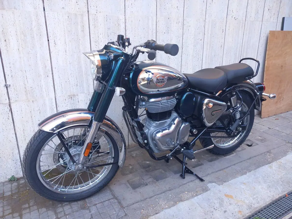 Royal Enfield Classic 350 (2021 - 26) (2)