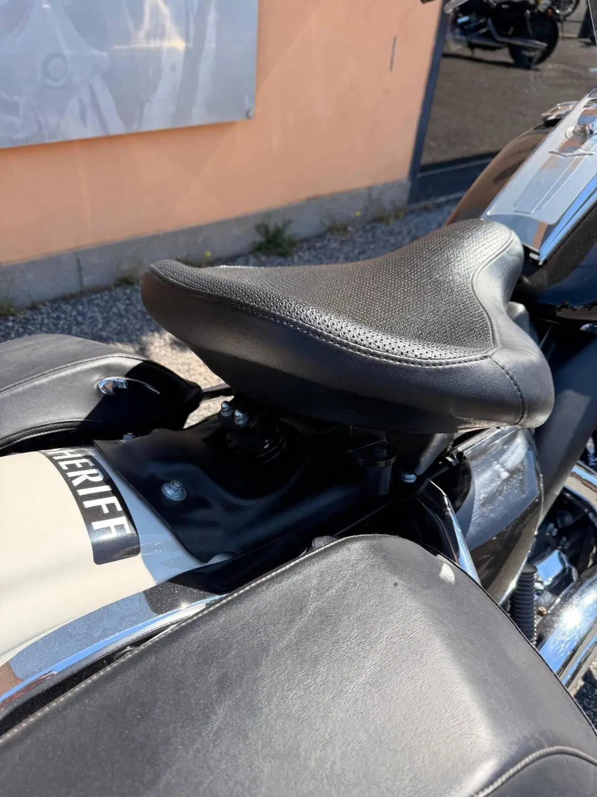Harley-Davidson 1690 Road King (2013 - 16) - FLHR (10)
