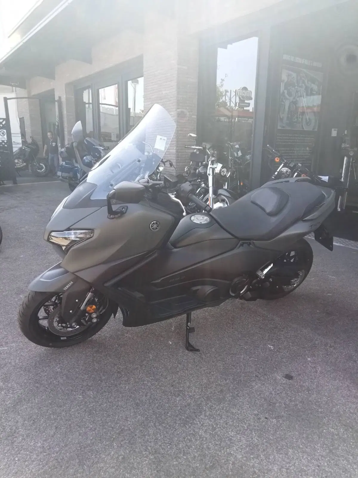 Yamaha T-Max 560 (2025 - 26) (3)