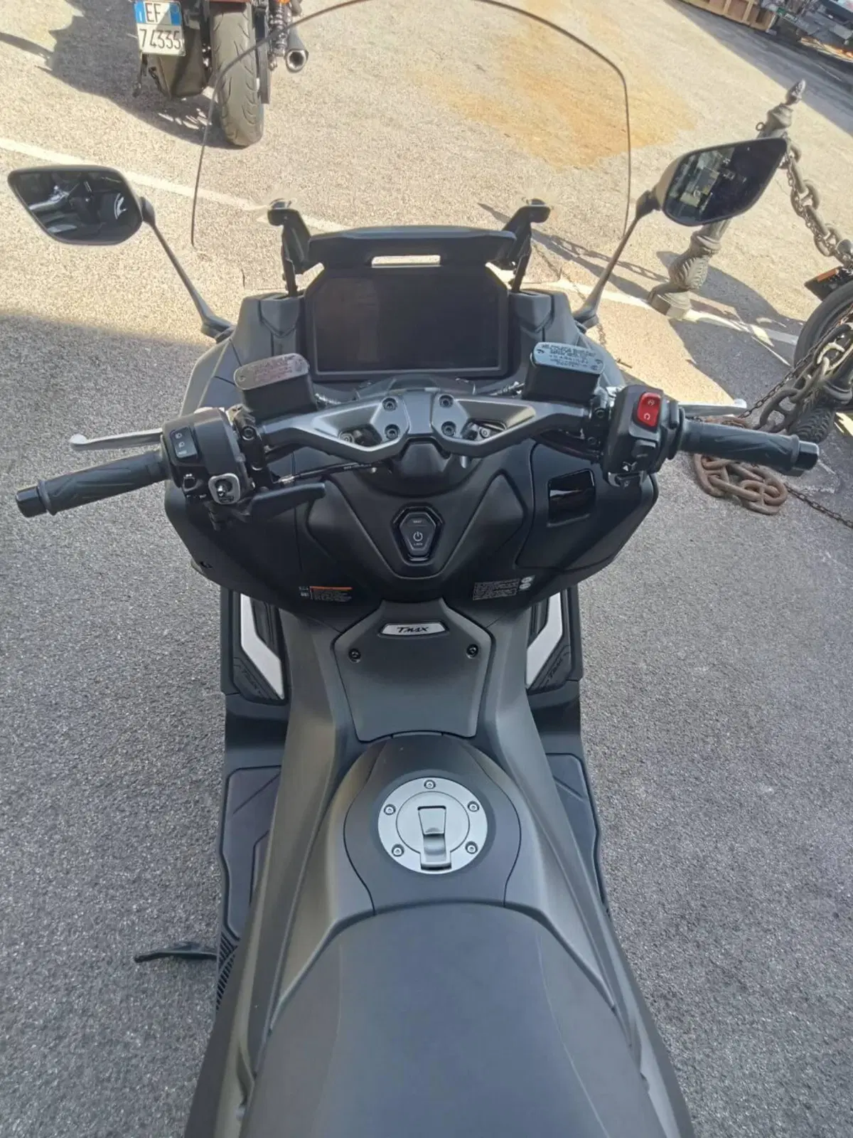 Yamaha T-Max 560 (2025 - 26) (4)
