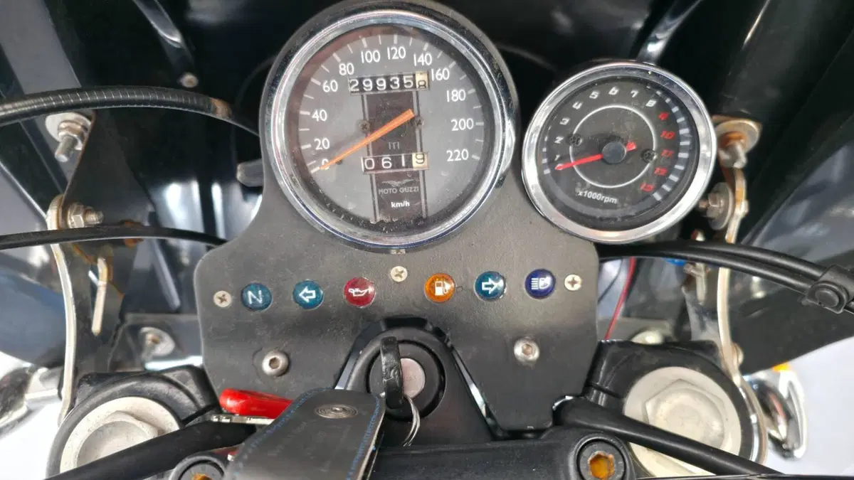 Moto Guzzi CALIFORNIA 1100 EV (12)