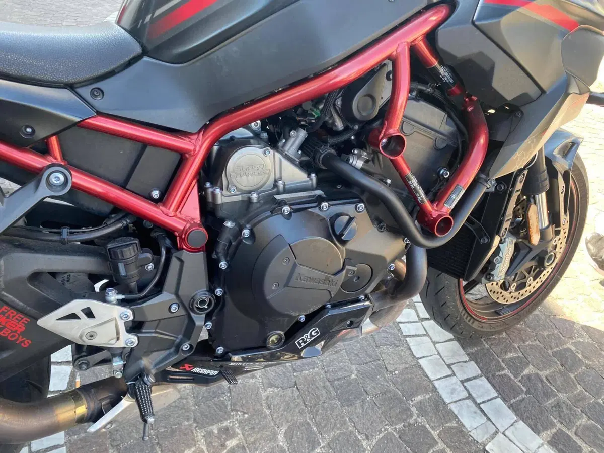 Kawasaki Z H2 (2021) (4)
