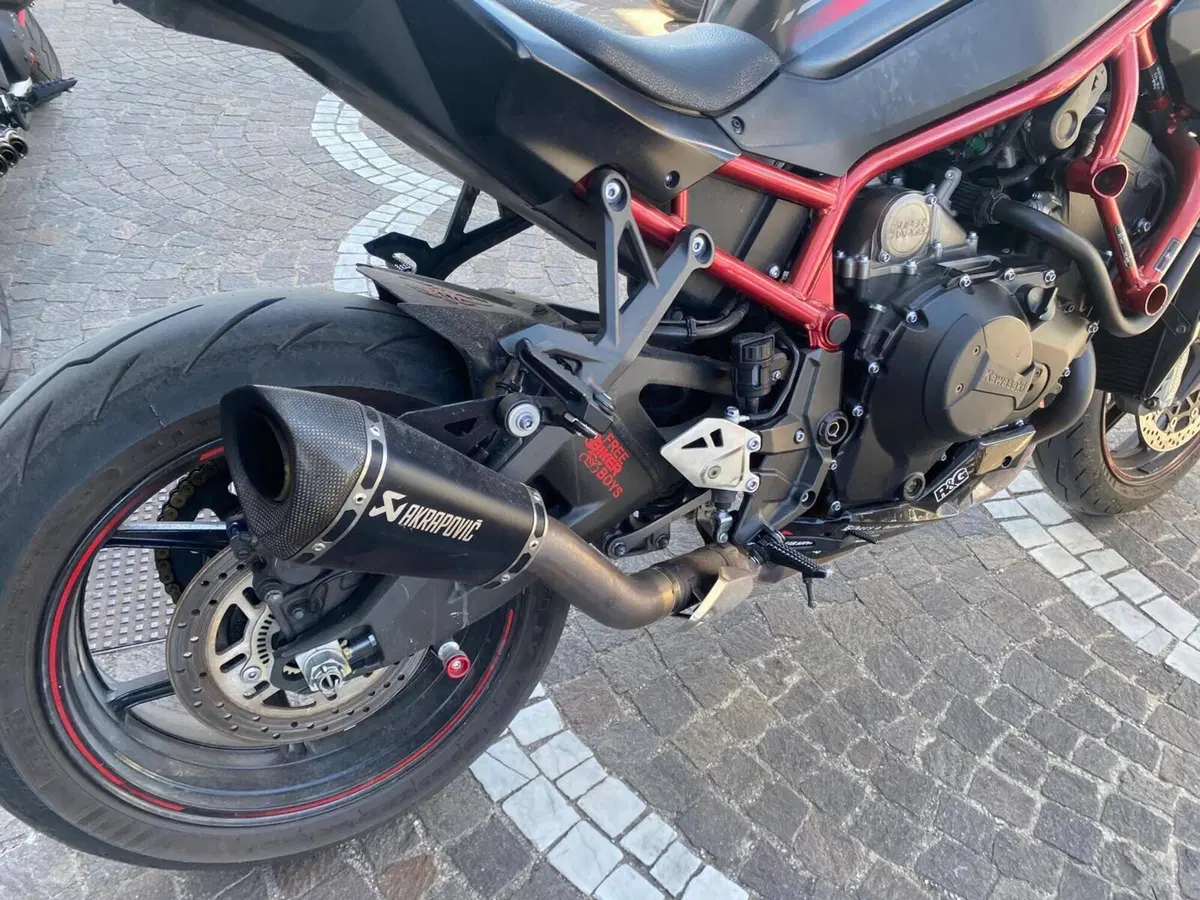 Kawasaki Z H2 (2021) (5)